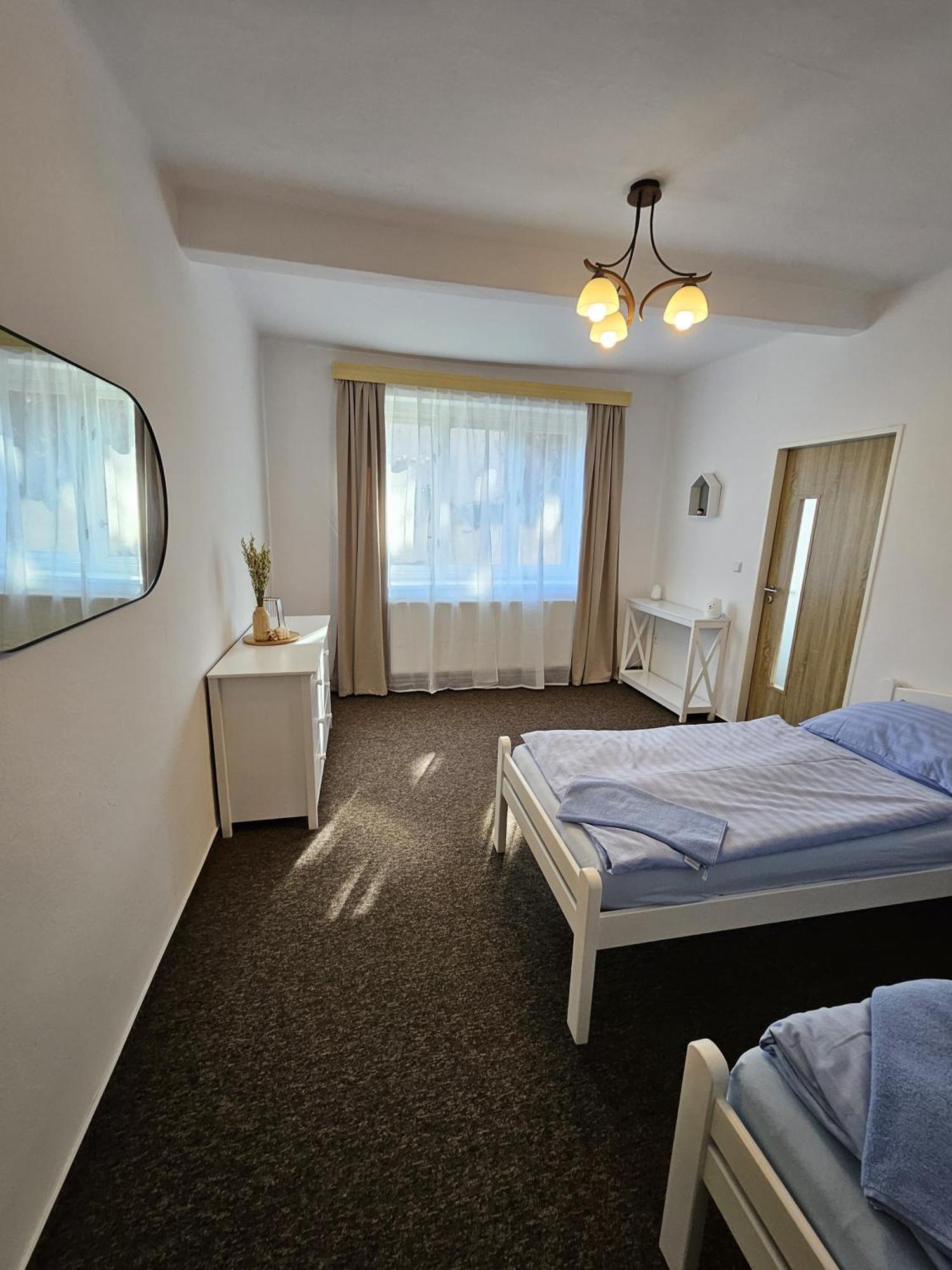 Rodinny Apartman U Kuby Chlumec nad Cidlinou Exterior photo